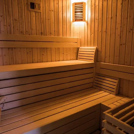 Kometa Aparthotel *